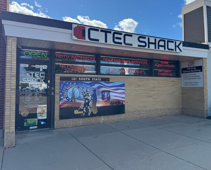 More Photos Of 121 S State St, Belvidere Flex For Sale