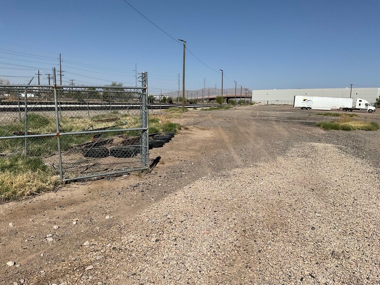 More Photos Of 7538 Franklin Dr, El Paso Land For Lease