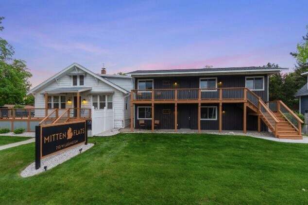 Primary Photo Of 710 W Ludington Ave, Ludington Hotel For Sale