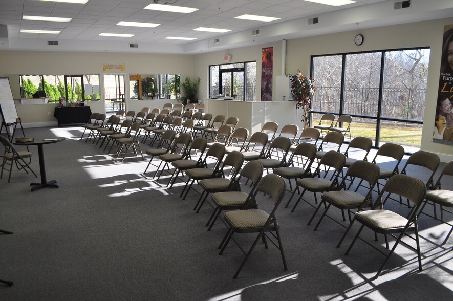 More Photos Of 1970 Riverside Pky, Lawrenceville Medical For Lease