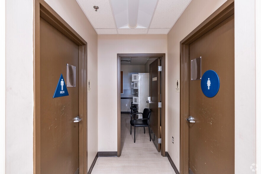 More Photos Of 1615 Main St, Susanville Drugstore For Lease