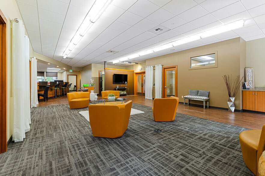 More Photos Of 1501 Cornwall Ave, Bellingham Bank For Sale