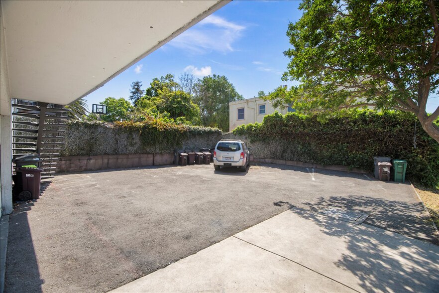 More Photos Of 2244 12th Ave, Oakland Apartments For Sale