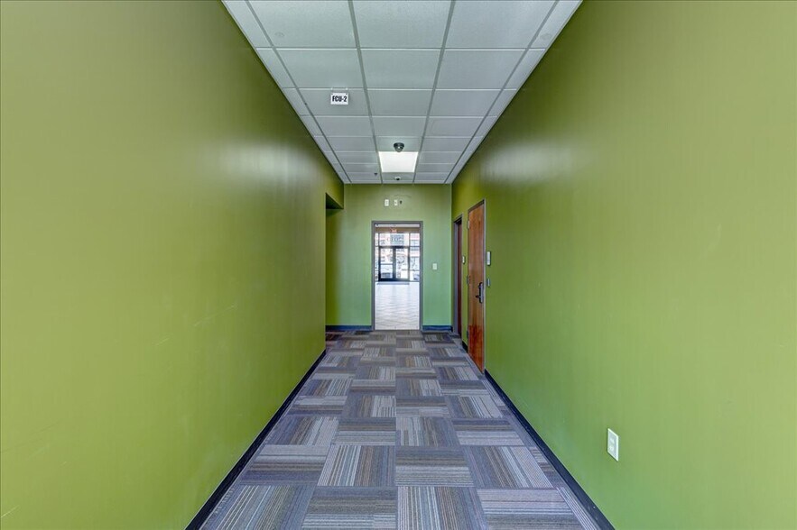 More Photos Of 2030 Avalon Pky, McDonough Office For Sale