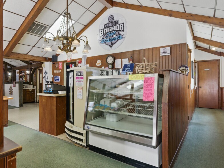 More Photos Of 301 Ellis St, Kewaunee Restaurant For Sale