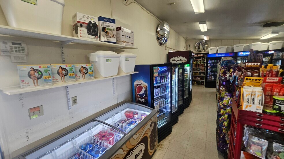 More Photos Of 3933 Lake Isabella Blvd, Bodfish Storefront For Sale