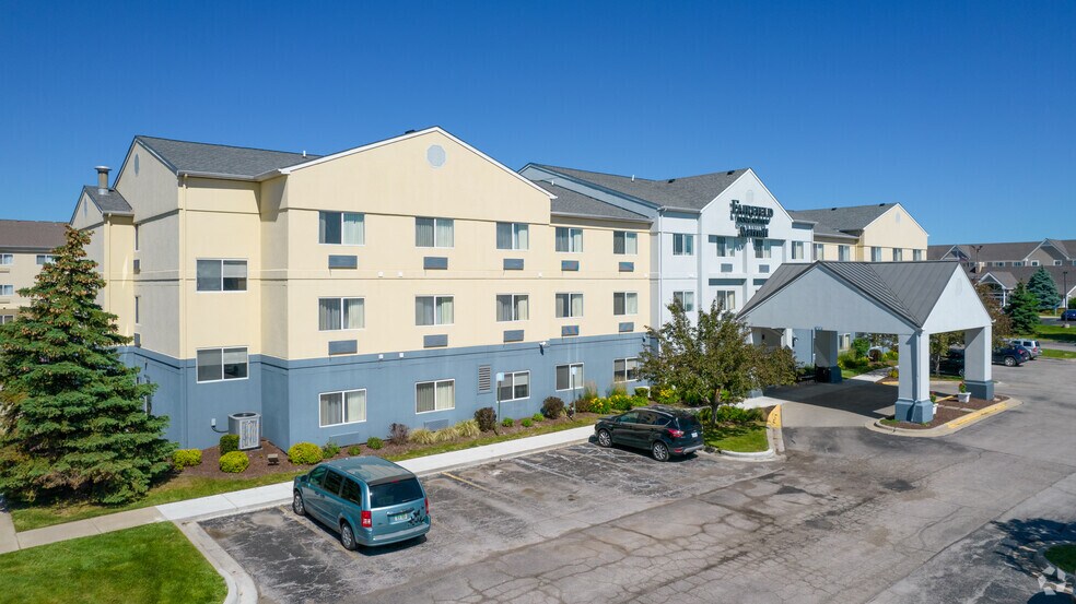 More Photos Of 5200 Cardinal Square Blvd, Saginaw Hotel For Sale