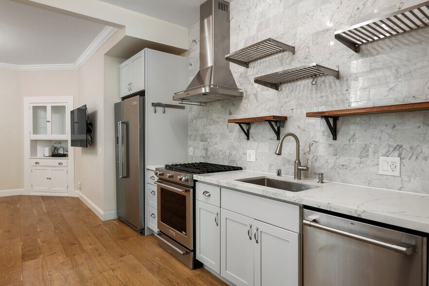 More Photos Of 4-4A Card Alley, San Francisco Apartments For Sale