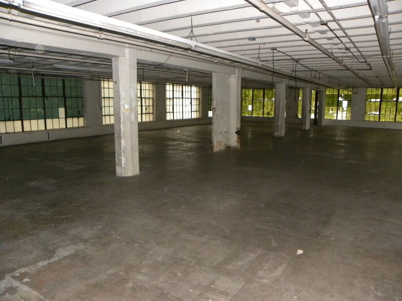 More Photos Of 1236-1252 S Main St, Los Angeles Service For Lease