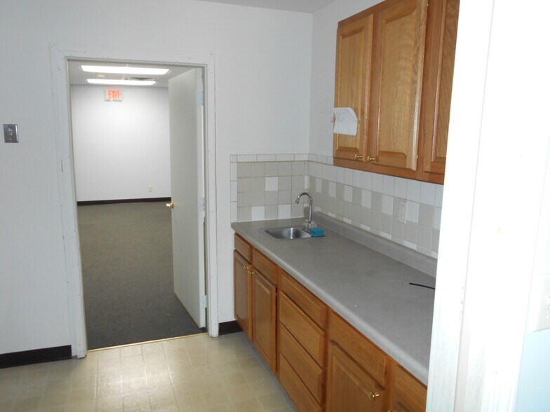 More Photos Of 4625 Progress Dr, Columbus Light Distribution For Lease