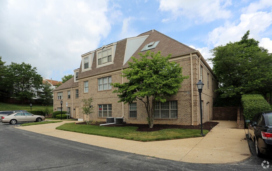 More Photos Of 8301-8323 Cherry Ln, Laurel Medical For Lease