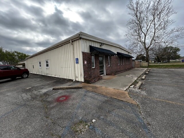 More Photos Of 2770 N Douglass St, Malden Storefront Retail Office For Sale