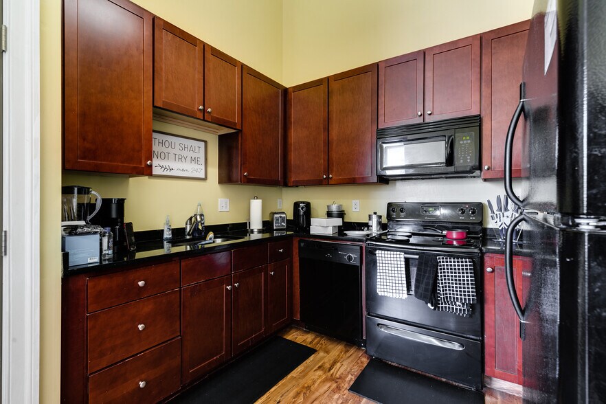 More Photos Of 1201 W City Point Rd, Hopewell Multifamily For Sale