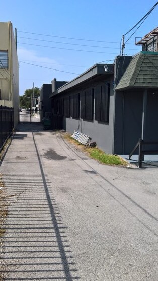 More Photos Of 1772 W Flagler St, Miami Medical For Sale