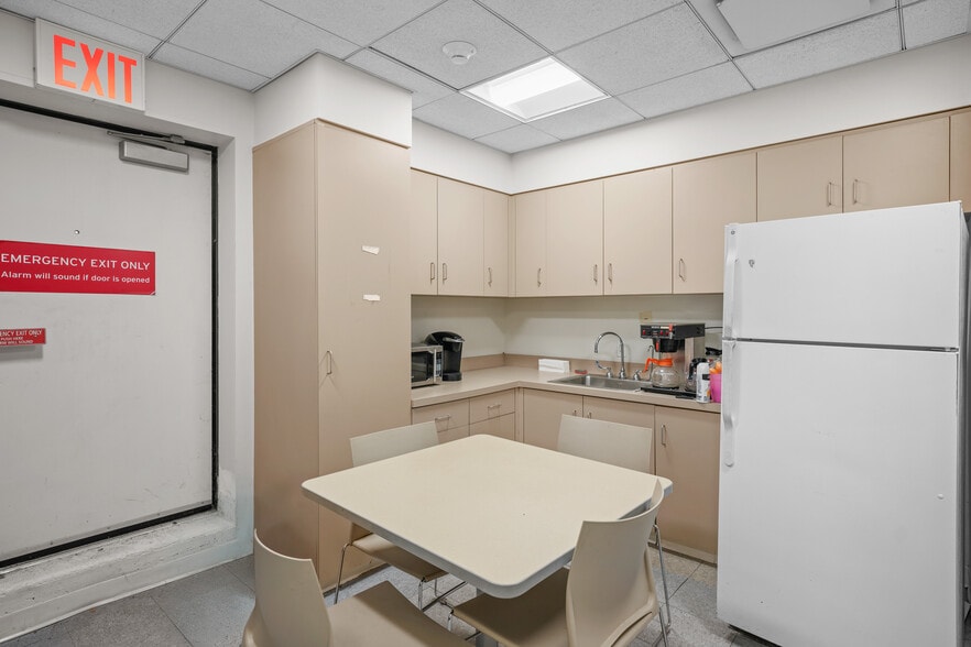 More Photos Of 7809 Metropolitan Ave, Middle Village Bank For Lease