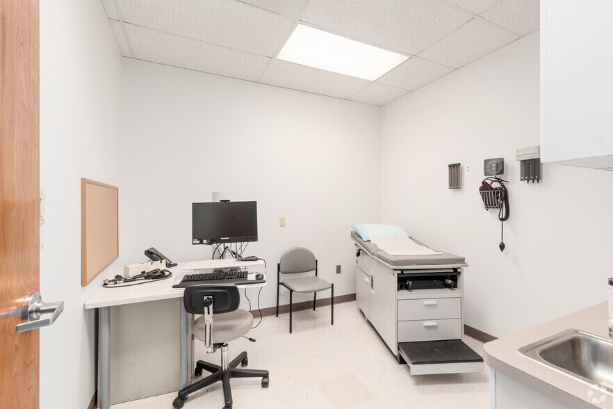 More Photos Of 8200 Flourtown Ave, Wyndmoor Medical For Sale