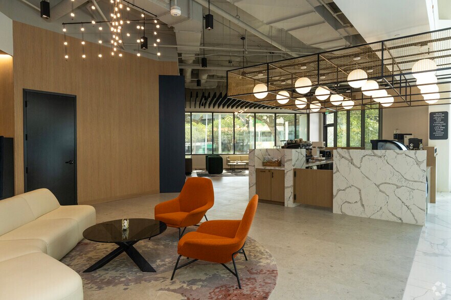 More Photos Of 100 2nd Ave S, Saint Petersburg Office For Lease