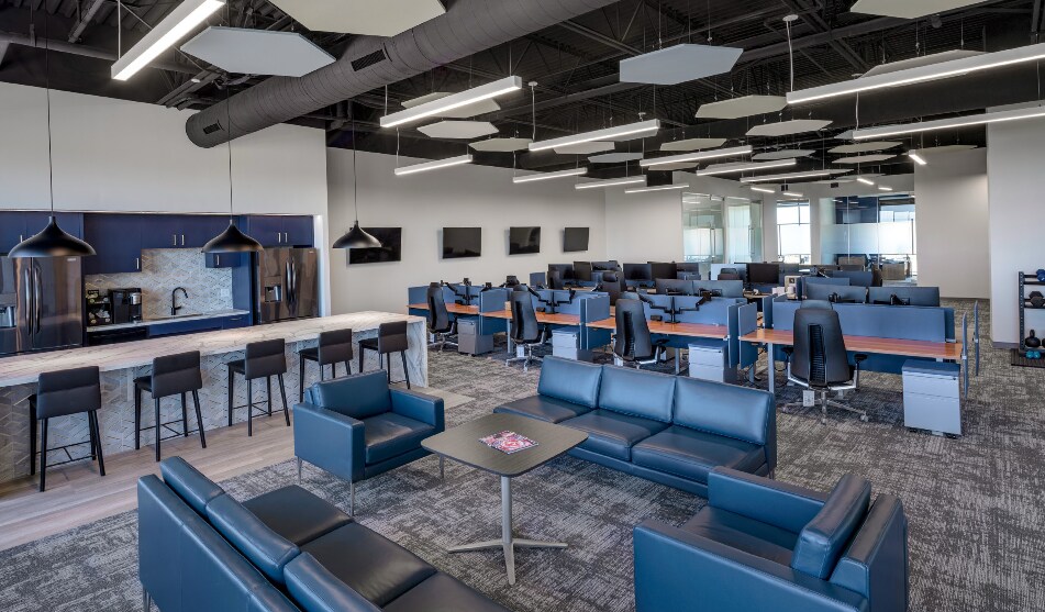 More Photos Of 165 Hargraves Dr, Austin Storefront For Lease