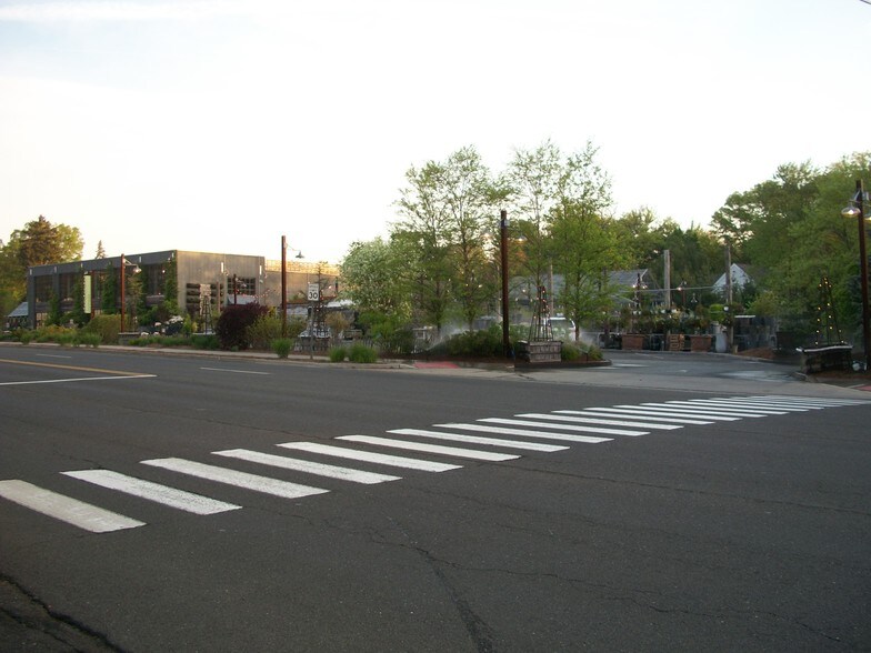 More Photos Of 578-582 Post Rd E, Westport Freestanding For Lease