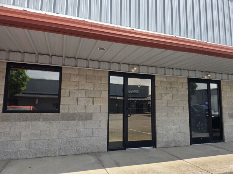 More Photos Of 1030 Elizabeth St, Nicholasville Self Storage For Lease