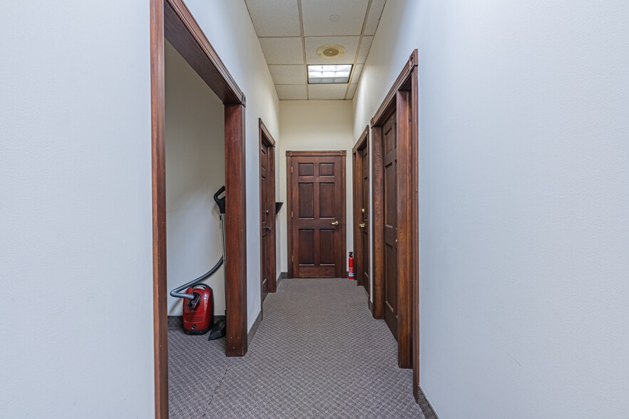 More Photos Of 1003-1031 McBride Ave, Woodland Park Medical For Sale