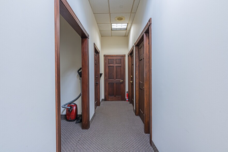 More Photos Of 1011 McBride Ave, Woodland Park Medical For Sale