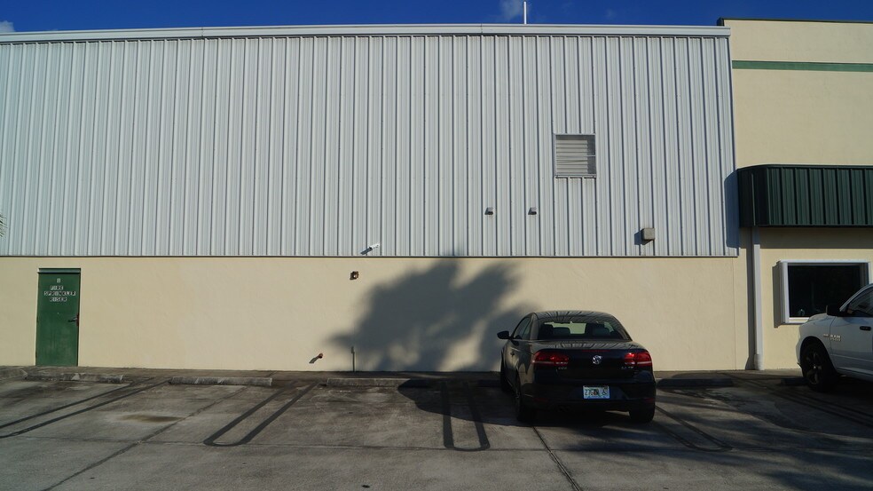 More Photos Of 161 Commerce Rd, Boynton Beach Warehouse For Sale