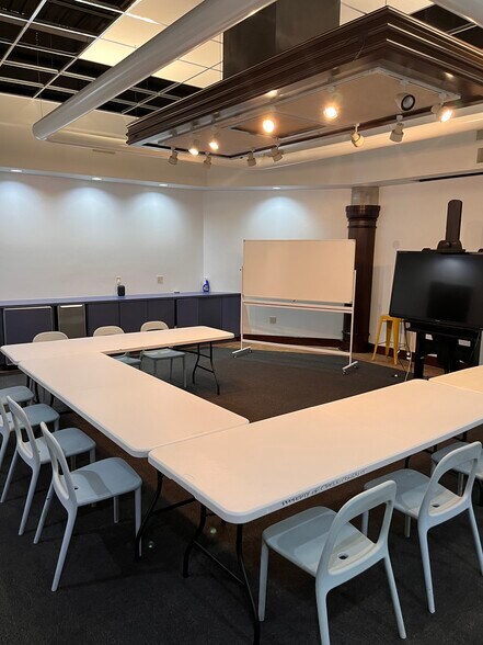 More Photos Of 1001 N Orange Ave, Orlando Coworking Space