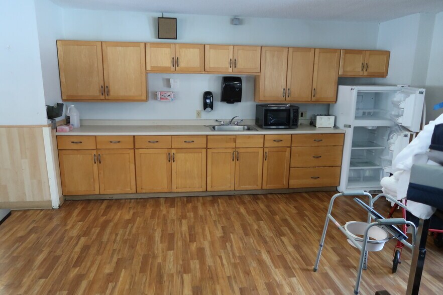 More Photos Of 457 Old Lewiston Rd, Winthrop Assisted Living For Sale