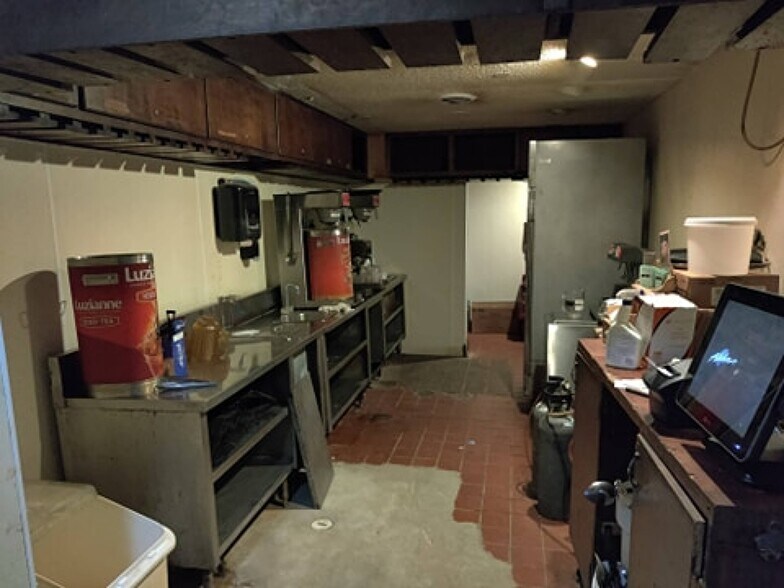 More Photos Of 5465 Fox Plaza Dr, Memphis Restaurant For Lease