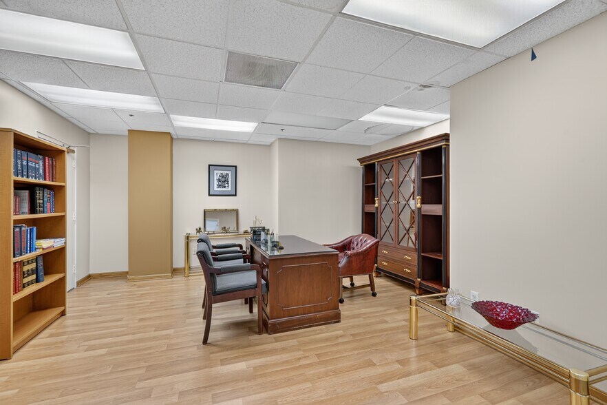 More Photos Of 3713 S George Mason Dr, Falls Church Apartments For Sale