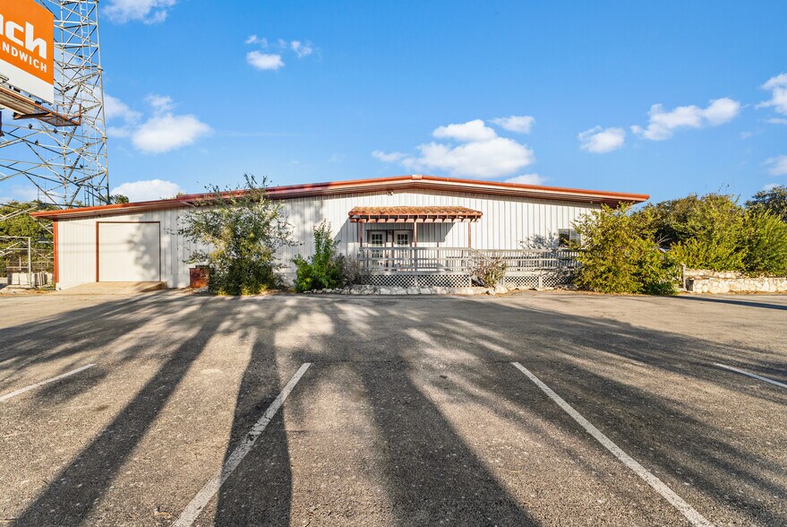 Primary Photo Of 13140 US Highway 281 N, Spring Branch Restaurant For Lease