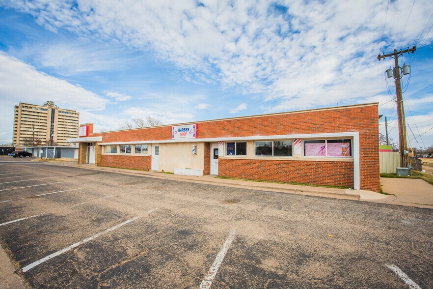 More Photos Of 2901 Avenue Q, Lubbock Office For Sale
