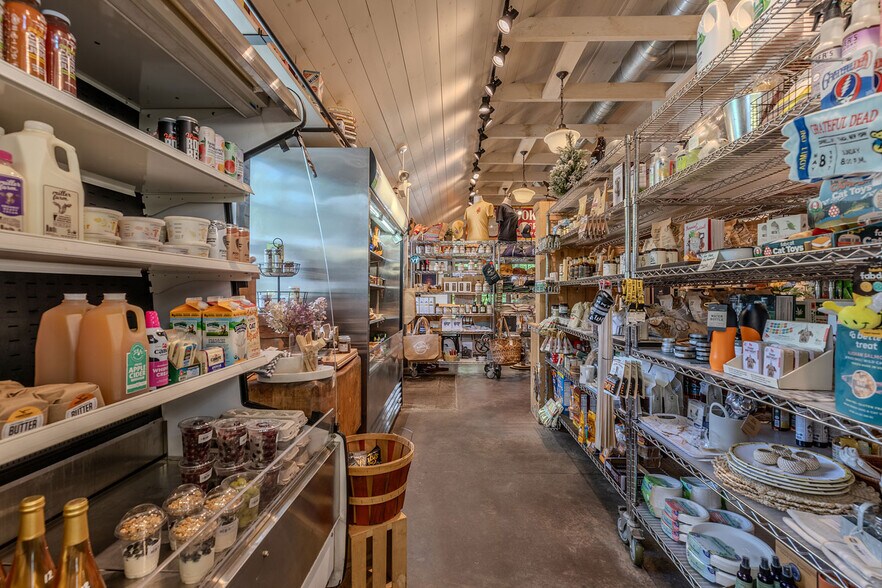 More Photos Of 305 Main St, Peru Restaurant For Sale