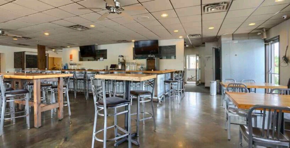 More Photos Of 6 Tristan Dr, Dillsburg Restaurant For Sale