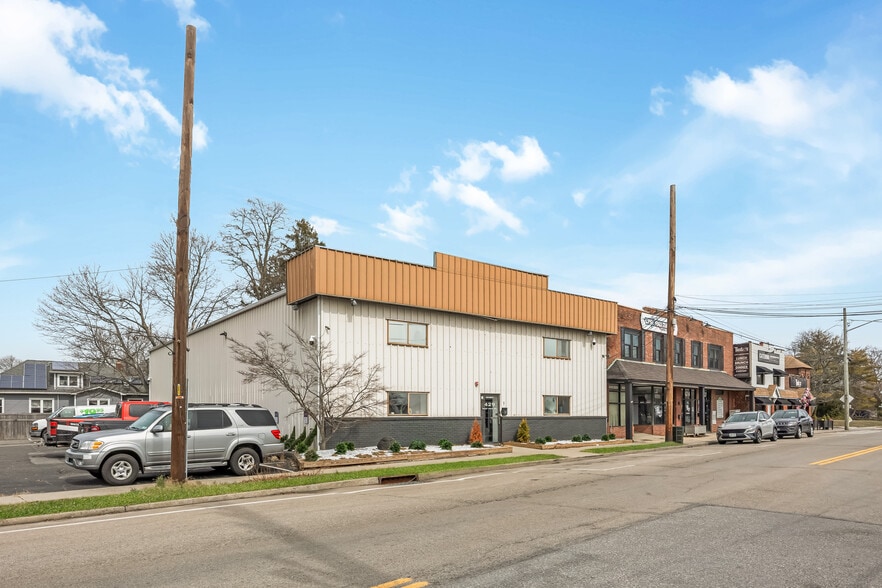 More Photos Of 429 W Main St, Patchogue Freestanding For Lease