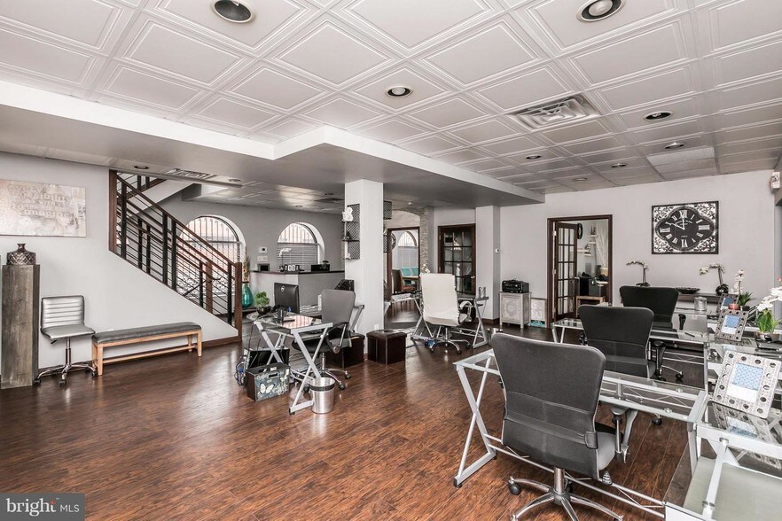 More Photos Of 4 N Exeter St, Baltimore Loft Creative Space For Lease