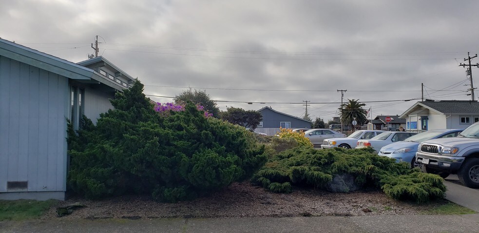 More Photos Of 895 River Dr, Fort Bragg Healthcare For Sale