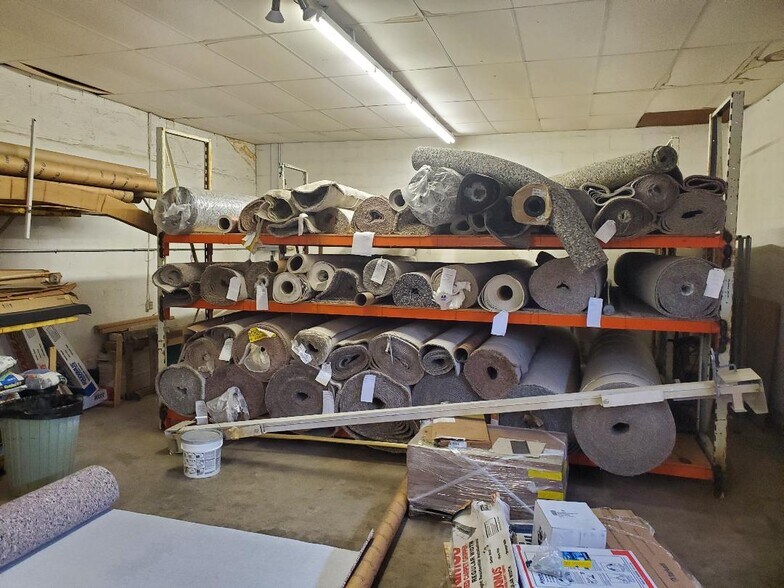 More Photos Of 507 Broadway St, Okemah Department Store For Sale