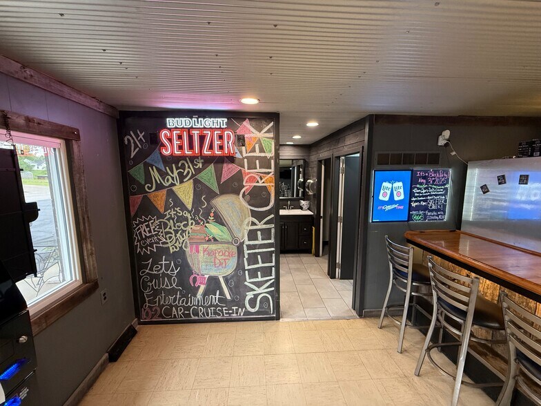 More Photos Of 1917 Old Main St, Maysville Specialty For Sale