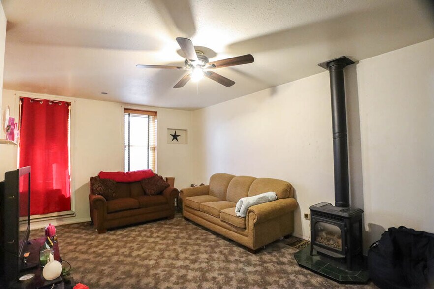 More Photos Of 16 N Main St, Payette Storefront Retail Residential For Sale