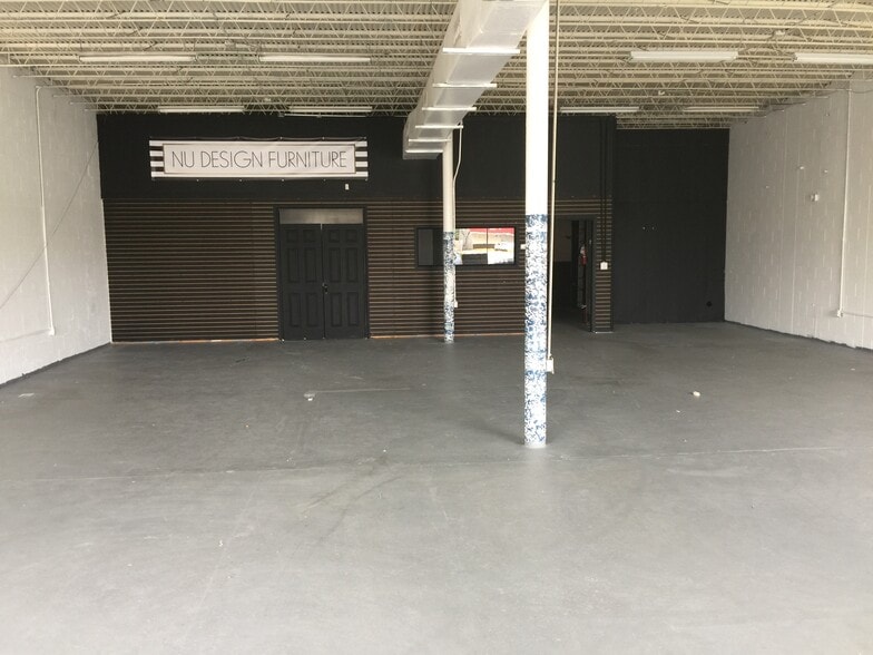 More Photos Of 2520 Hansrob Rd, Orlando Light Manufacturing For Sale