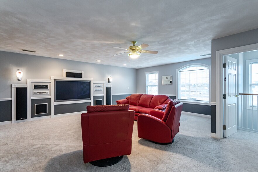 More Photos Of 1186 S State Route 157, Edwardsville Loft Creative Space For Sale