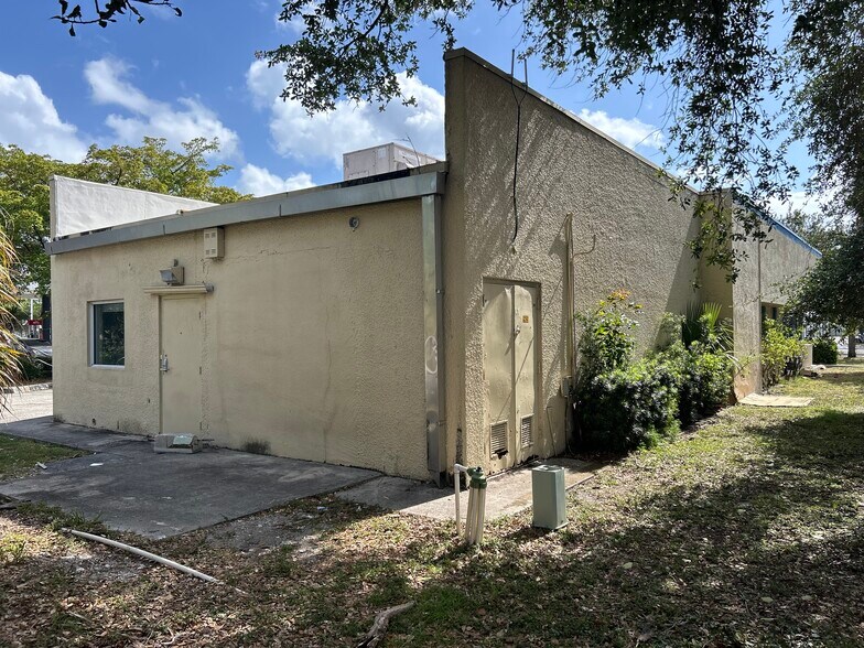 More Photos Of 505 N Federal Hwy, Pompano Beach Freestanding For Lease