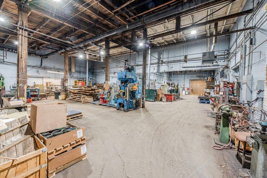 More Photos Of 3155 W 33rd St, Cleveland Warehouse For Sale