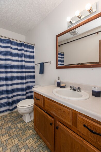 More Photos Of 1502 E Fulton St, Garden City Apartments For Sale