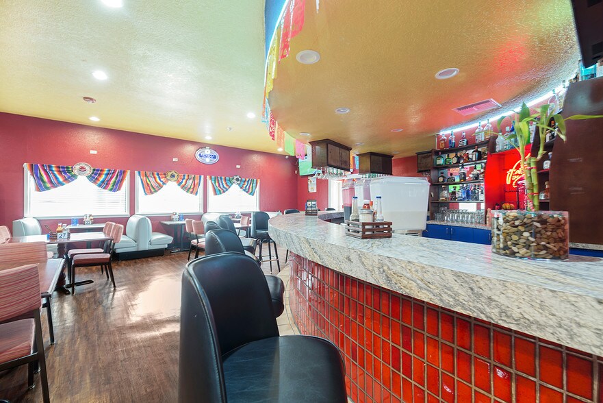 More Photos Of 17009 East Fwy, Channelview General Retail For Sale