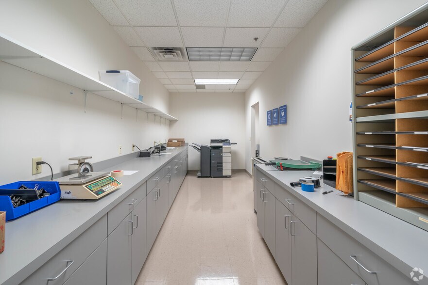 More Photos Of 601 Campus Dr, New Brighton Manufacturing For Lease