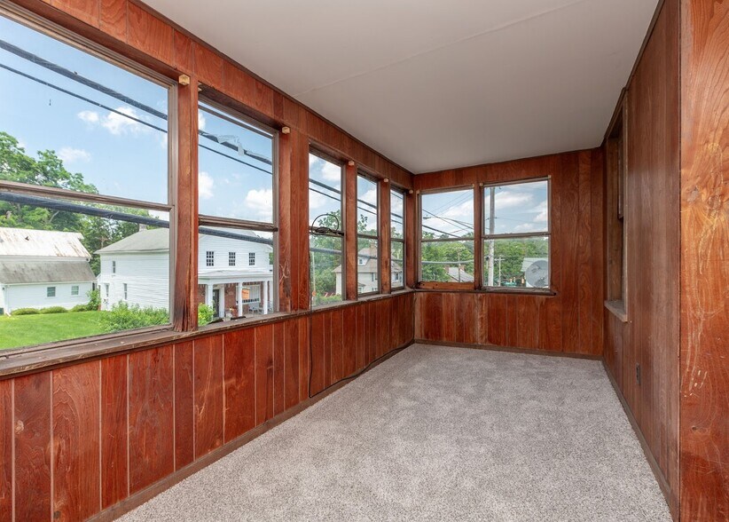 More Photos Of 371 Pittstown Rd, Pittstown Storefront Retail Residential For Sale