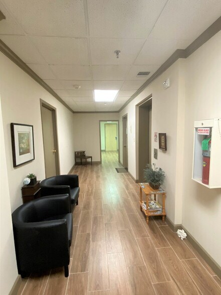 More Photos Of 28 N Country Rd, Mount Sinai Medical For Lease
